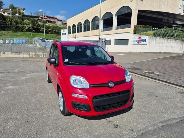 Nuova Fiat Panda Icon 65 CV (47 kW) 2025 Rosso Utilitaria