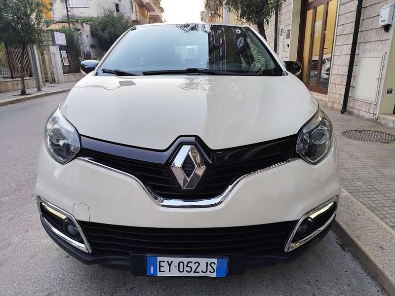 Usata Renault Captur 90 CV (66 kW) 2015 Beige SUV