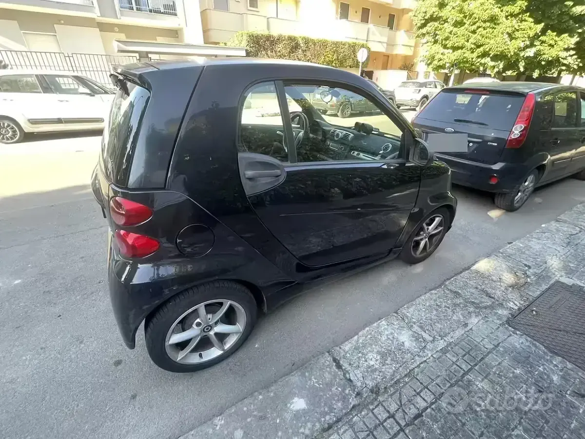 Usata Smart ForTwo Coupé 71 CV (52 kW) 2011 Nero Coupé