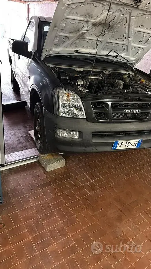 Usata Isuzu D-Max 101 CV (74 kW) 2005 Bianco SUV