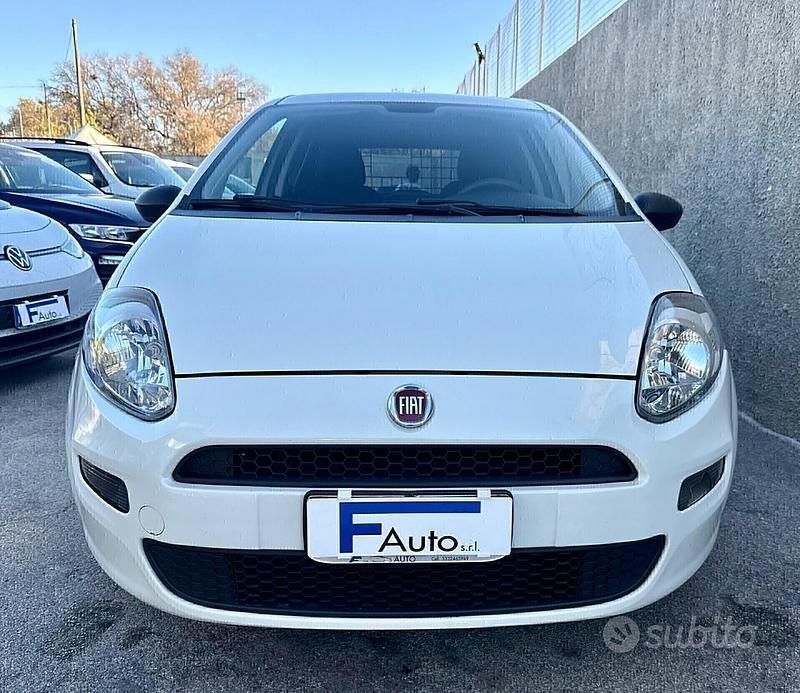 Usado Fiat Punto 75 CV (55 kW) 2013 Blanco Van