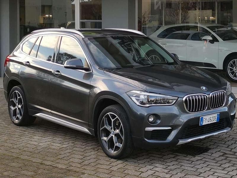 Grigio Usata 2019 BMW X1 xLine SUV | 23.500 € (Buon prezzo) - Immagine 1/4
