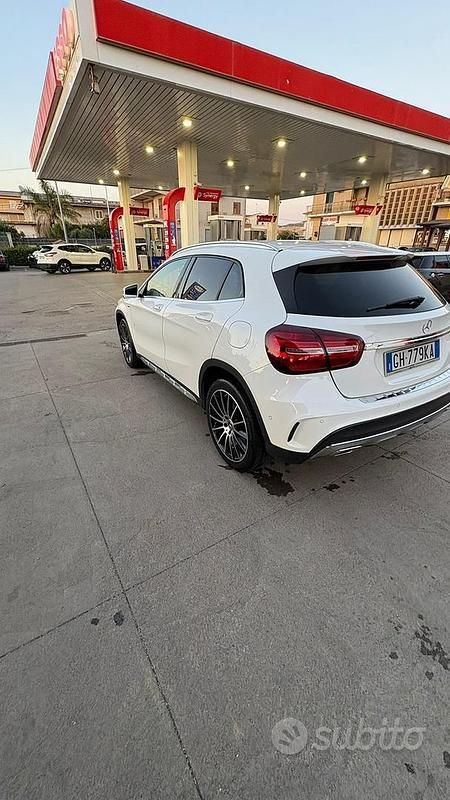 Usata Mercedes GLA200 136 CV (100 kW) 2018 SUV