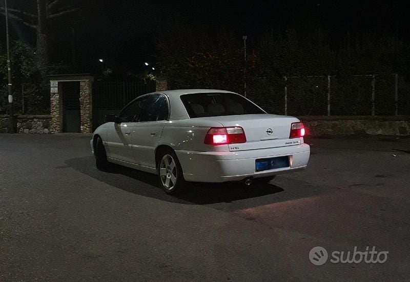 Occasion Opel Omega 136 ch (100 kW) 2000 Blanc Berline