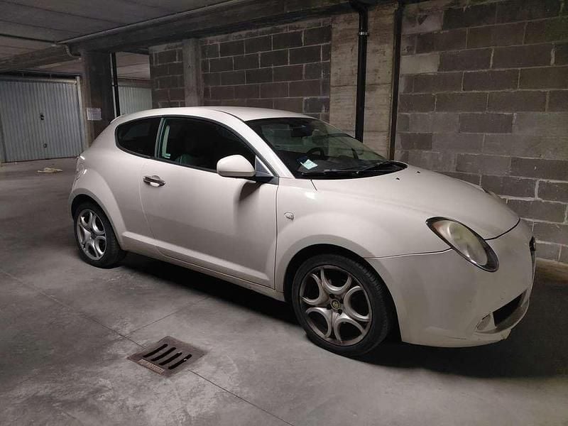 Usata Alfa Romeo MiTo Distinctive 120 CV (88 kW) 2009 Bianco Utilitaria