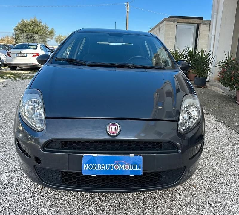 Usata Fiat Punto Lounge 75 CV (55 kW) 2013 Grigio Utilitaria