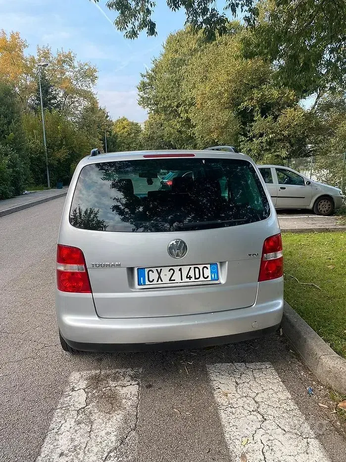 Usata VW Touran 140 CV (102 kW) 2006 Grigio Monovolume