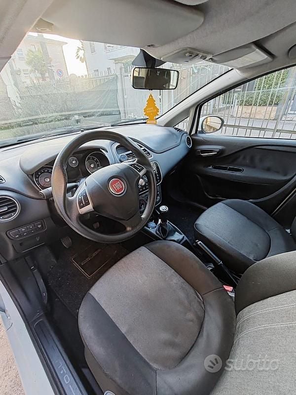 Usata Fiat Punto 75 CV (55 kW) 2013 Bianco Utilitaria