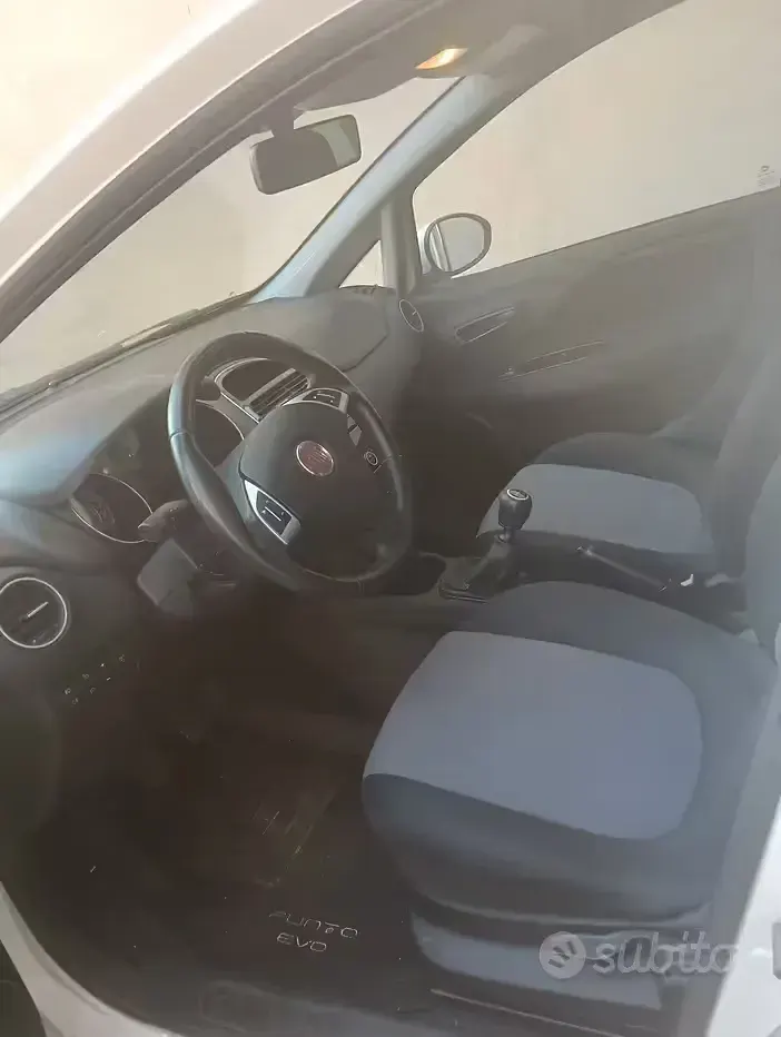 Usata Fiat Punto 69 CV (50 kW) 2017 Bianco Utilitaria