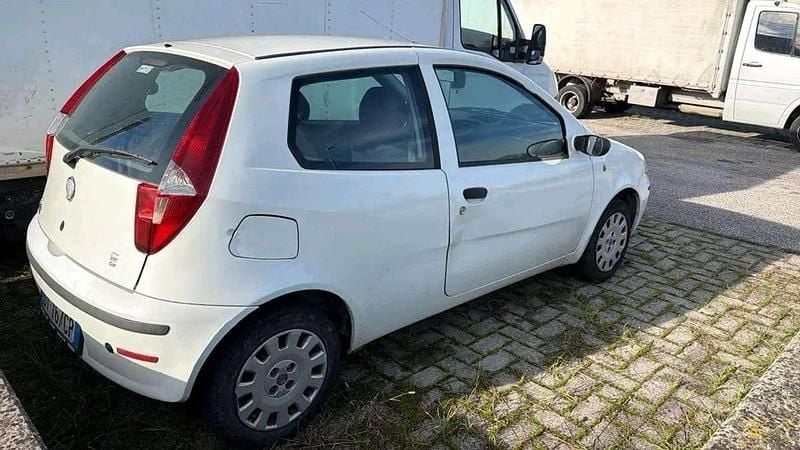 Usata Fiat Punto 79 CV (58 kW) 2004 Berlina