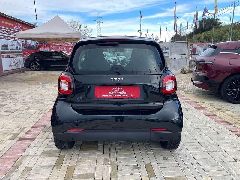 Usata Smart ForTwo Coupé Pure 60 kW (82 CV) 2021 Nero Utilitaria