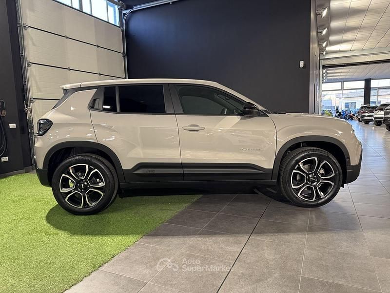 Nuova Jeep Avenger Summit 110 CV (80 kW) 2026 Beige SUV