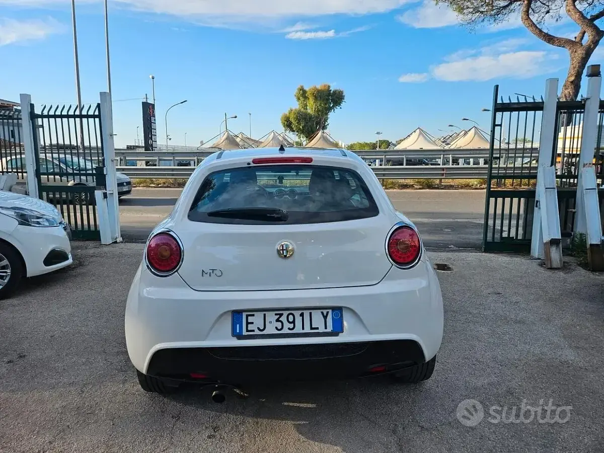 Usata Alfa Romeo MiTo Distinctive 95 CV (69 kW) 2011 Bianco Utilitaria