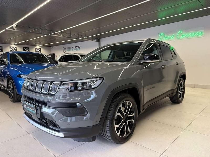 Usata Jeep Compass Limited 131 CV (96 kW) 2022 Sting gray SUV
