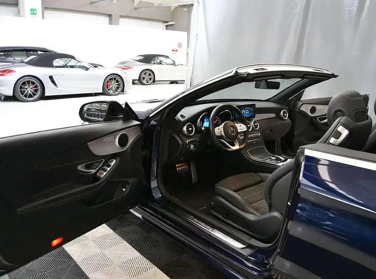 Usata Mercedes C180 AMG line 156 CV (114 kW) 2019 Blu/azzurro Cabrio