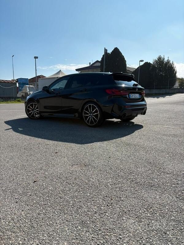 Usata BMW M135 M Performance 306 CV (225 kW) 2022 Nero Utilitaria