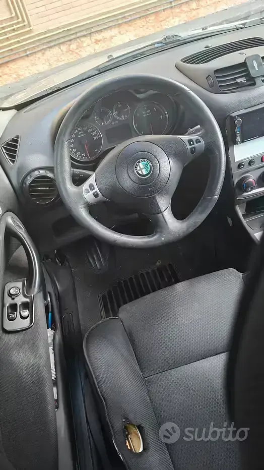 Usata Alfa Romeo 147 150 CV (110 kW) 2007 Grigio Utilitaria