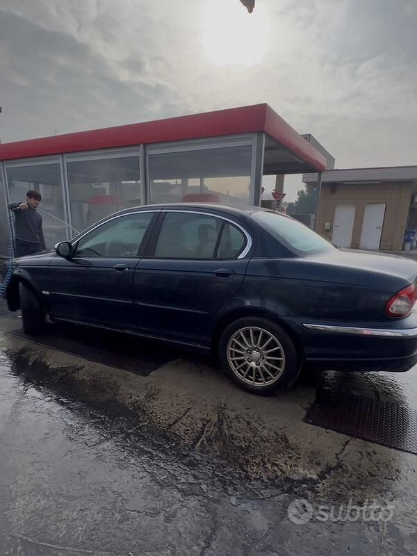 Usata 2007 Jaguar X-type Executive Tre volumi | 2000 € (Buon prezzo) - Immagine 1/4