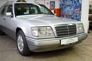 Usata Mercedes E220 150 CV (110 kW) 1993 Argento Station wagon