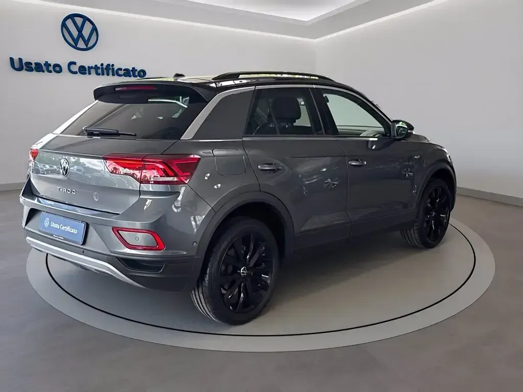 Usata VW T-Roc Life 150 CV (110 kW) 2023 Grigio SUV