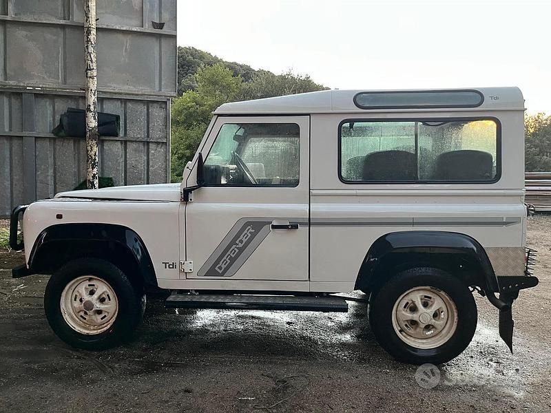 Usata Land Rover Defender 1996 Bianco SUV