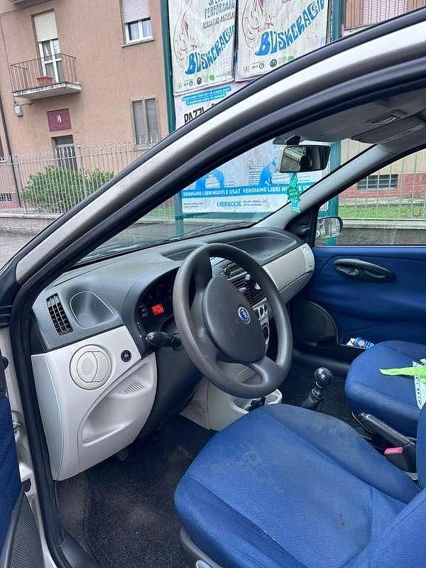 Usata Fiat Doblò 65 CV (47 kW) 2005 Monovolume