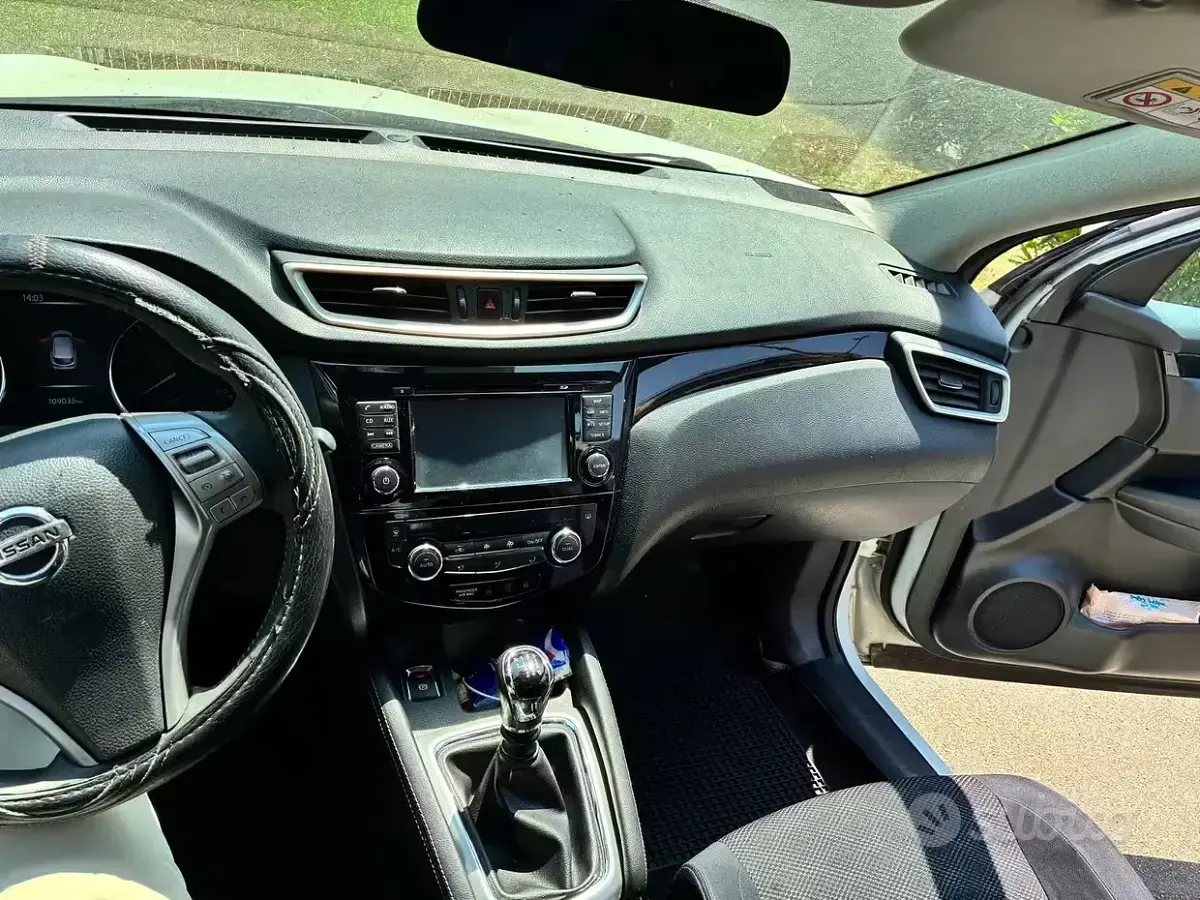 Usata Nissan Qashqai Acenta 110 CV (80 kW) 2014 Bianco SUV