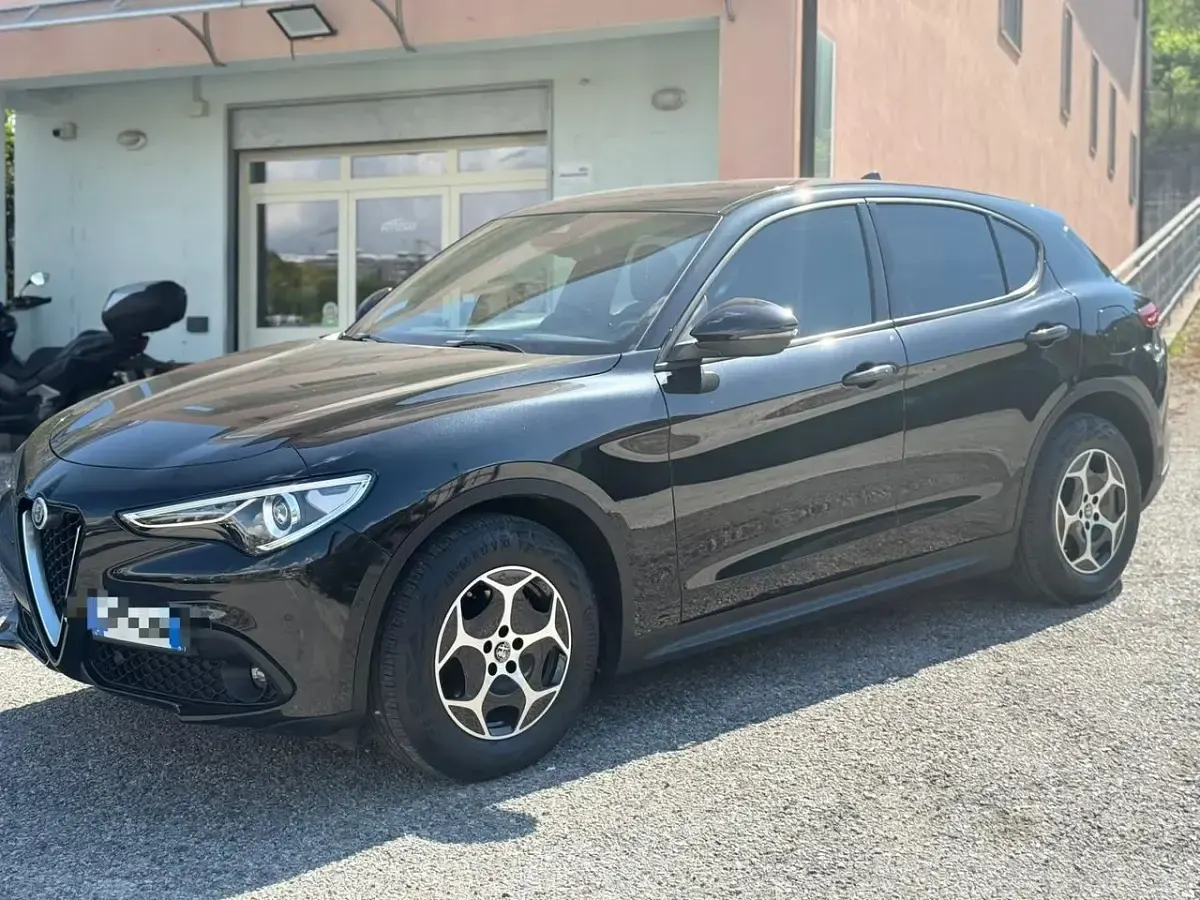 Usata Alfa Romeo Stelvio Executive 190 CV (139 kW) 2022 Nero SUV