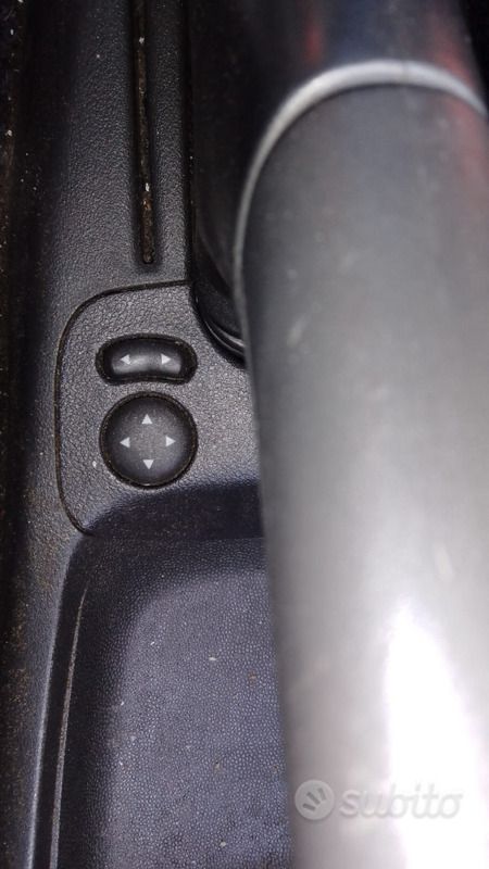 Usata Fiat Punto Classica 60 CV (44 kW) 2005 Grigio Utilitaria