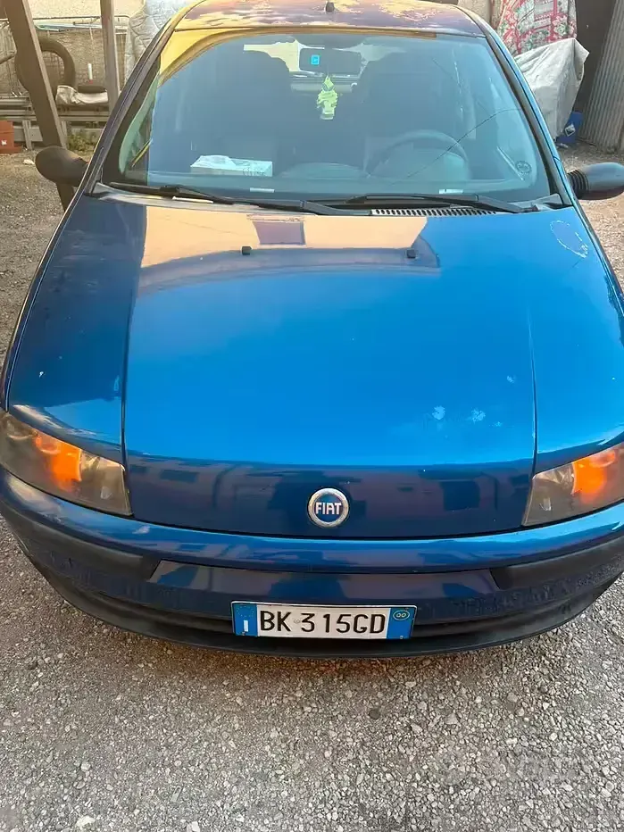 Usata Fiat Punto 60 CV (44 kW) 2000 Bluazzurro Utilitaria