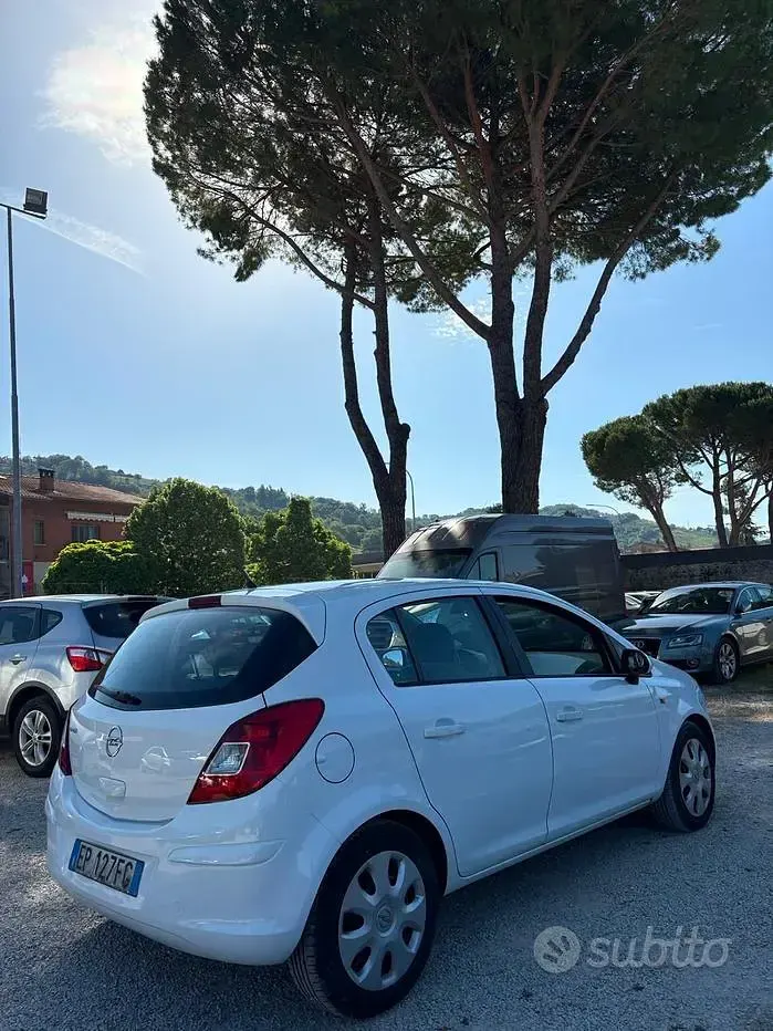 Usata Opel Corsa 86 CV (63 kW) 2013 Bianco Utilitaria