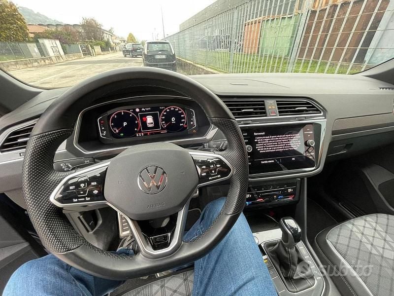 Usata VW Tiguan R-line 150 CV (110 kW) 2020 Verde SUV