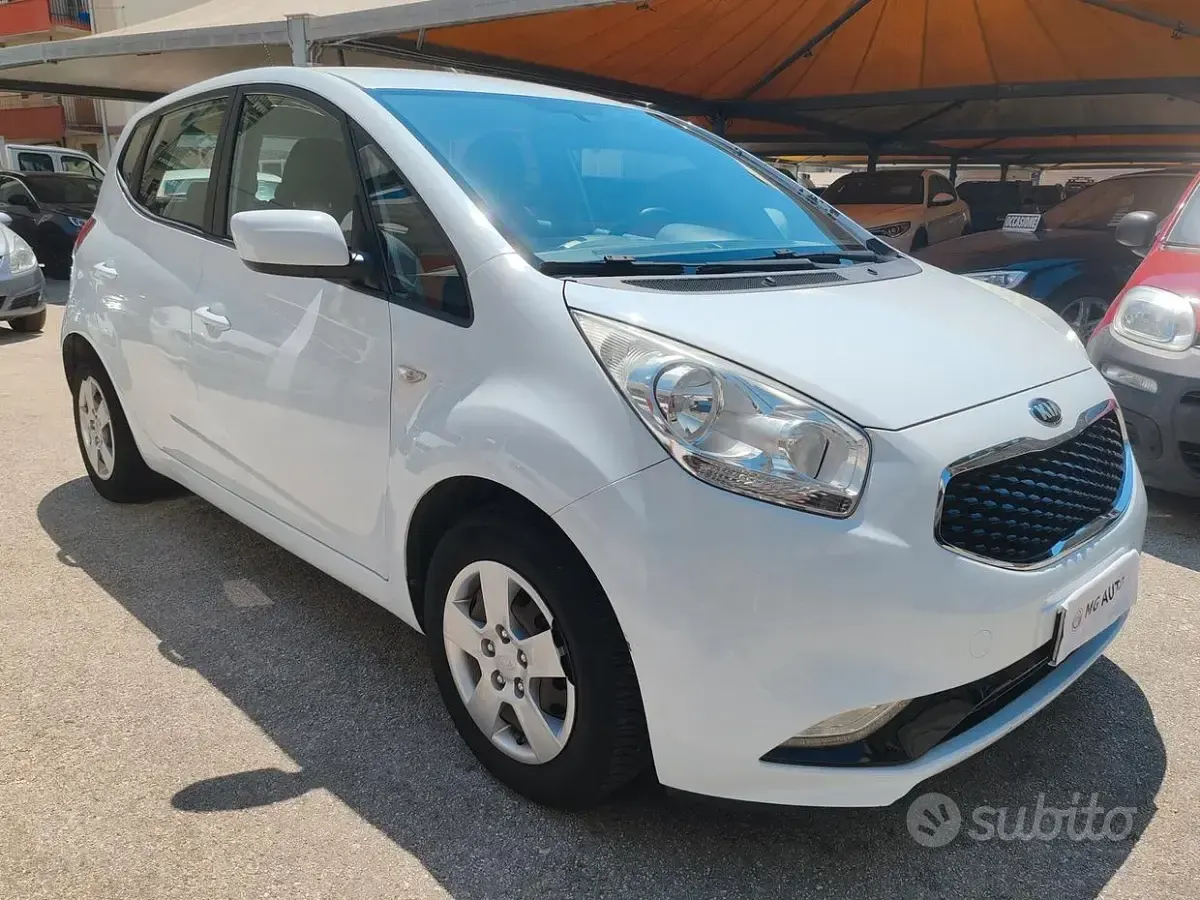 Usata Kia Venga Active 90 CV (66 kW) 2016 Bianco Utilitaria