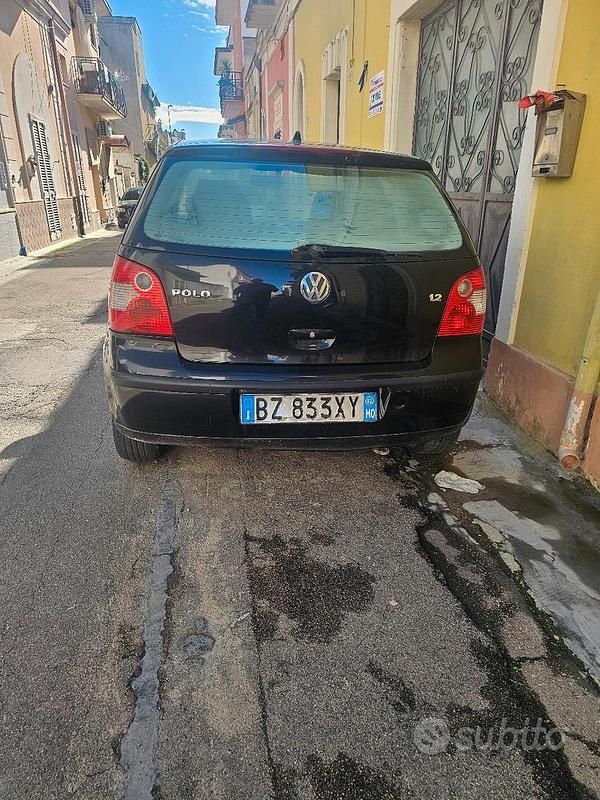 Usata 2002 VW Polo Tre volumi | 900 € (Buon prezzo) - Immagine 1/4