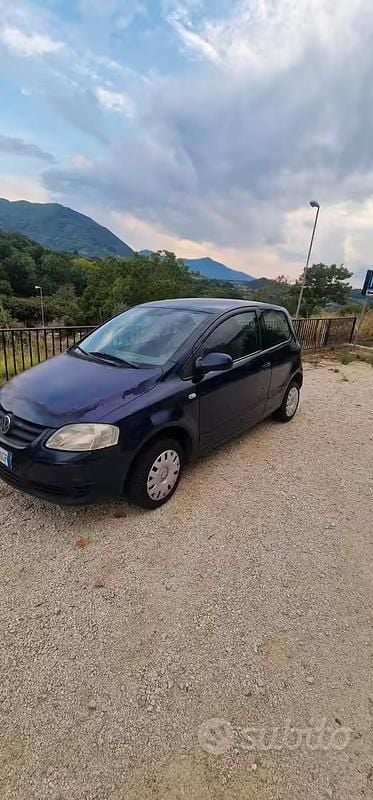 Usata VW Fox 70 CV (51 kW) 2006 Blu Utilitaria
