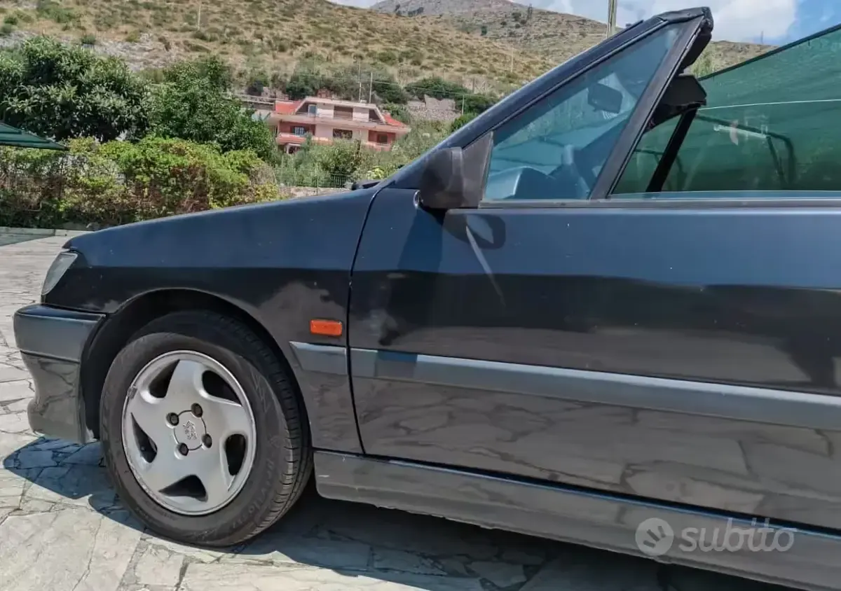 Usata Peugeot 306 Cabriolet 101 CV (74 kW) 1996 Nero Cabrio