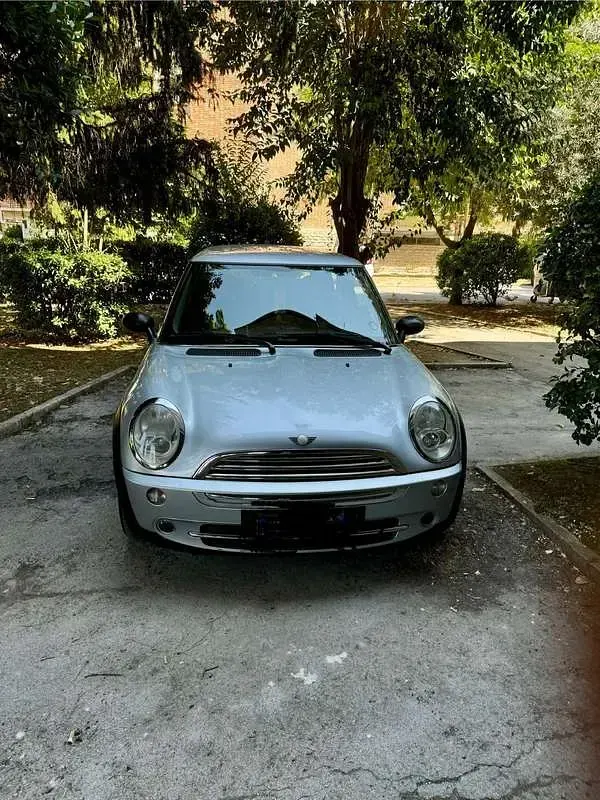 Usata Mini ONE 90 CV (66 kW) 2001 Argento Utilitaria