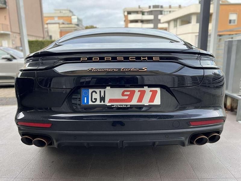 Usata Porsche Panamera Platinum Edition 330 CV (242 kW) 2022 Nero Utilitaria