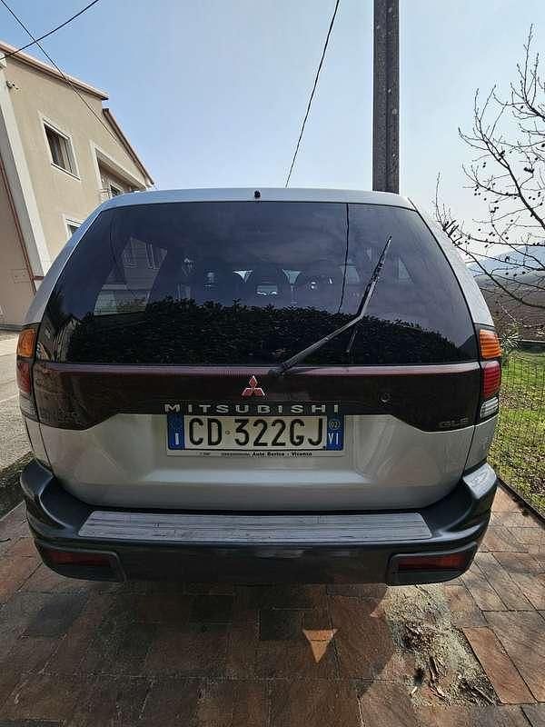 Usata Mitsubishi Pajero 116 CV (85 kW) 2002 Grigio SUV