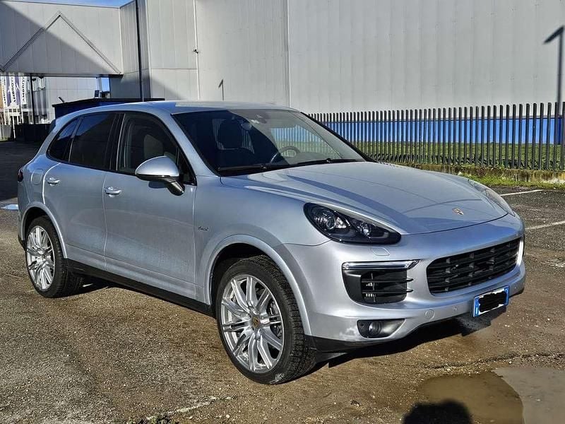 Usata Porsche Cayenne Platinum Edition 250 CV (183 kW) 2017 Argento SUV