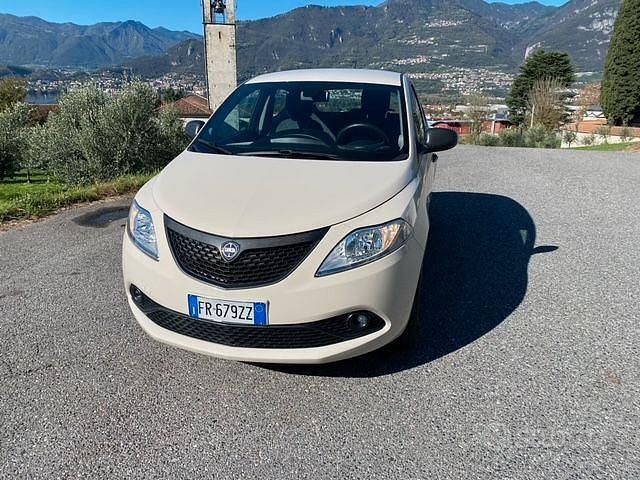 Usata Lancia Ypsilon 69 CV (50 kW) 2018 Utilitaria