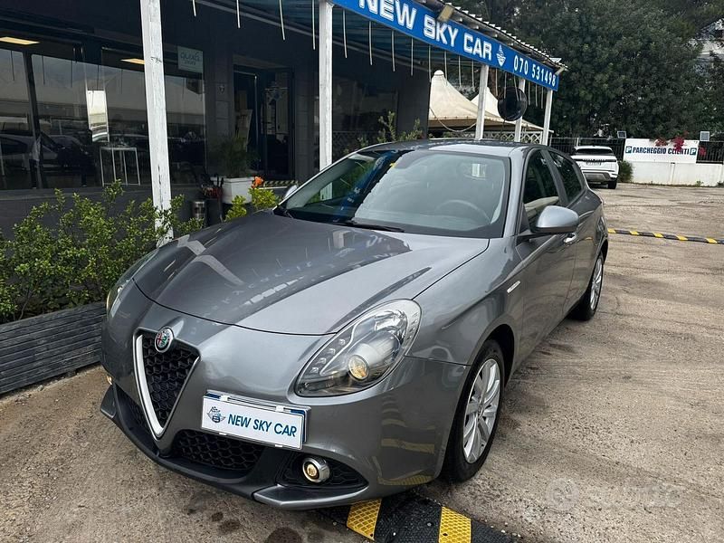 Usata Alfa Romeo Giulietta Super 120 CV (88 kW) 2018 Grigio Berlina