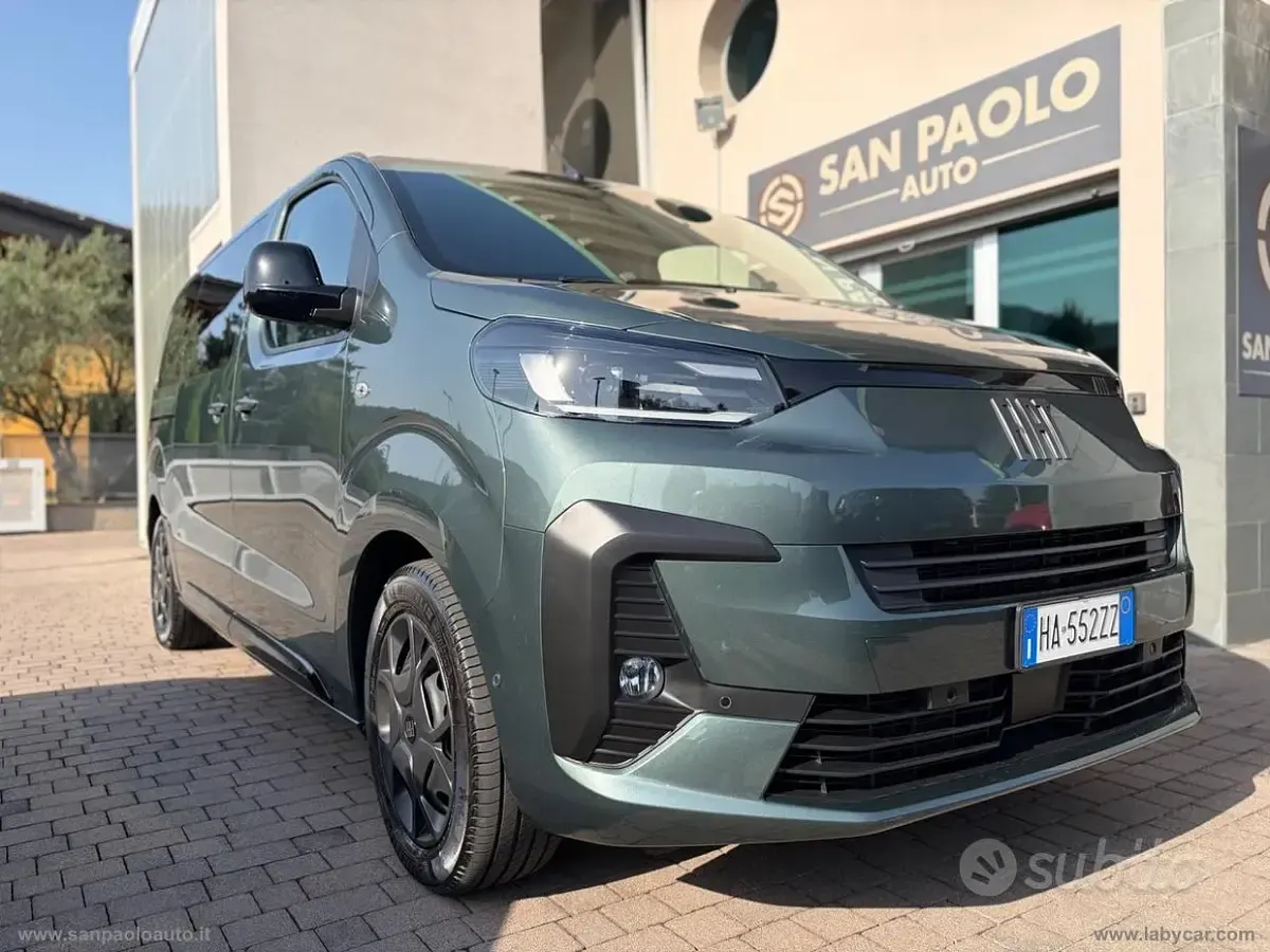 Usata Fiat E-Ulysse 130 kW (177 CV) 2025 Grigio Monovolume