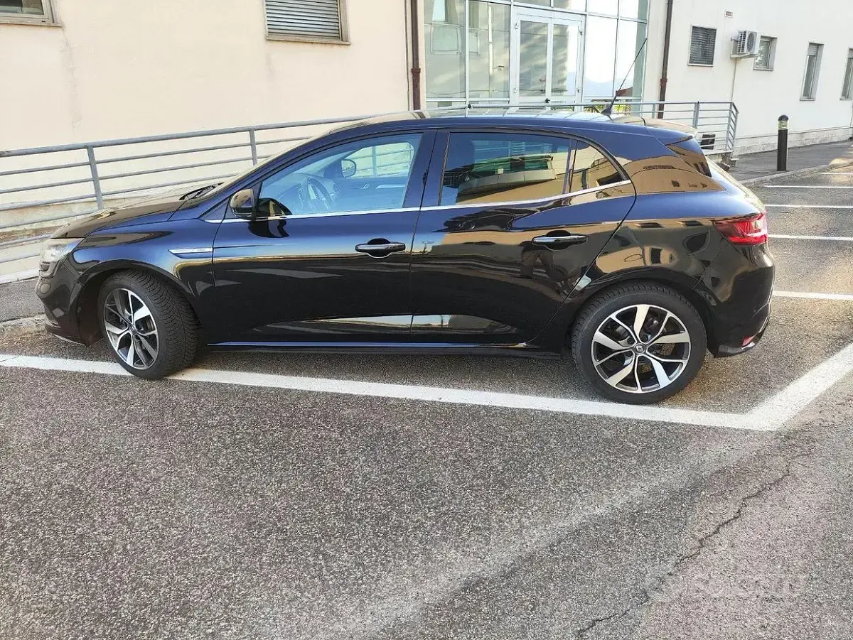Usata Renault Mégane IV Bose Edition 131 CV (96 kW) 2016 Nero Berlina