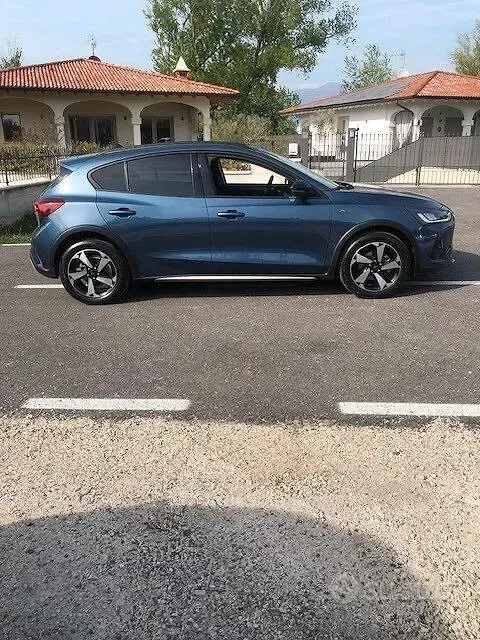 Usata Ford Focus Active 125 CV (91 kW) 2022 Blu Berlina