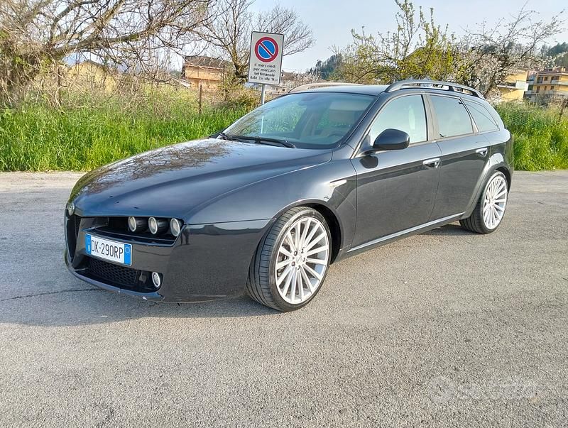 Nero Usata 2007 Alfa Romeo 159 Station wagon | 4000 € - Immagine 1/4