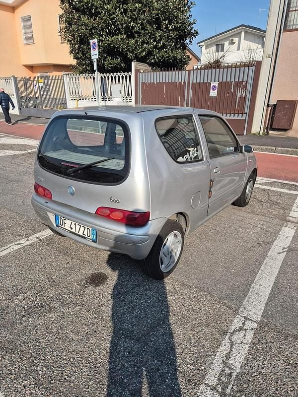 Usata Fiat 600 54 CV (39 kW) 2005 Grigio Utilitaria