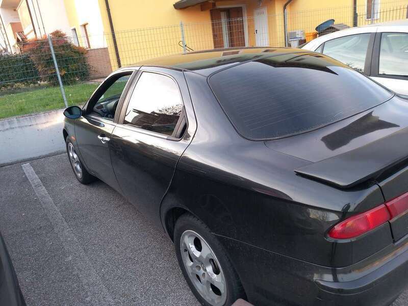 Usato 2002 Alfa Romeo 156 2.0 Benzin 150 CV (2.500 €)