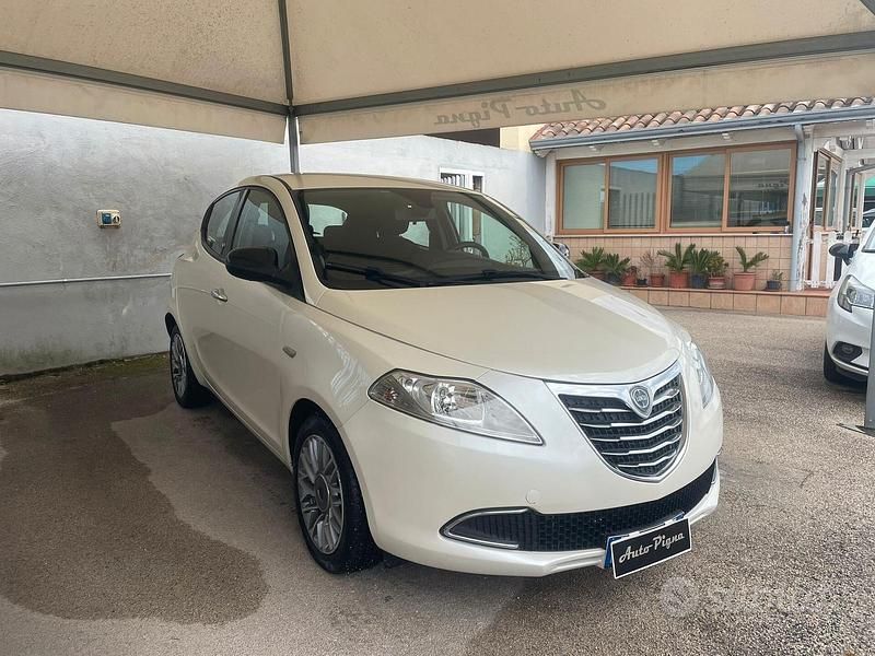 Usata Lancia Ypsilon S 95 CV (69 kW) 2011 Bianco Utilitaria