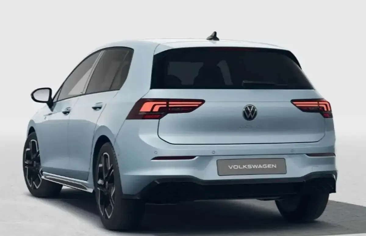 Nuova VW Golf VIII R-line Plus 150 CV (110 kW) 2026 Blu/azzurro Berlina